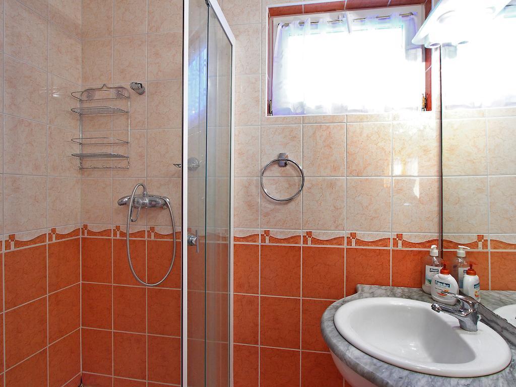 Holiday home in Balatonmariafürdo 19294 Balatonkeresztúr Habitación foto